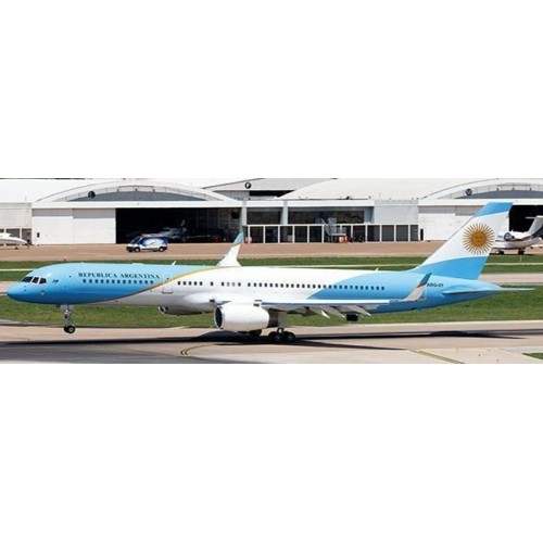 JCLH2446 - 1/200 ARGENTINA AIR FORCE BOEING 757-200 REG: ARG-01 WITH STAND