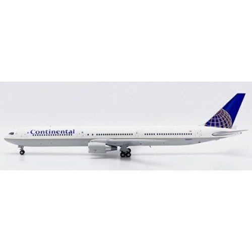 JCLH2505 - 1/200 CONTINENTAL AIRLINES BOEING 767-400ER SKYTEAM LOGO REG: N66051 WITH STAND NEW TOOLING