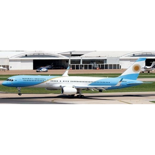 JCLH4357 - 1/400 ARGENTINA AIR FORCE BOEING 757-200 REG: ARG-01 WITH ANTENNA