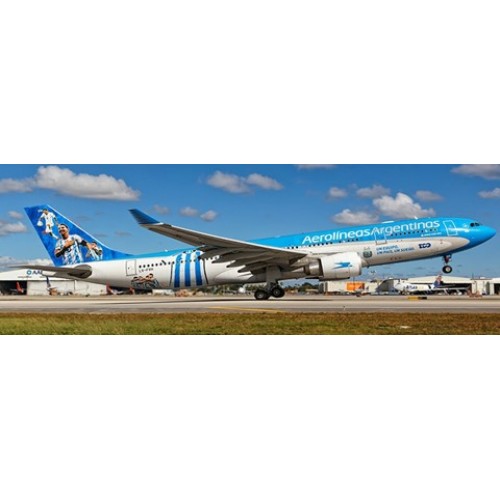 JCSA2036 - 1/200 AEROLINEAS ARGENTINAS AIRBUS A330-200 ARGENTINA FOOTBALL LIVERY REG: LV-FVH WITH STAND