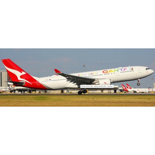 JCSA4023 - 1/400 QANTAS AIRBUS A330-200 PRIDE IS IN THE AIR REG: VH-EBL WITH ANTENNA