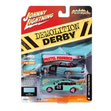 JLSF025B-4 - 1/64 JOHNNY LIGHTNING STREET FREAKS - RELEASE 1 2023 - ASSORTMENT B 1997 FORD CROWN VICTORIA (DEMOLITION DERBY) LIGHT TEAL W/DERBY GRAPHICS