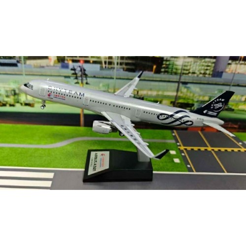 KJA321198 - 1/200 B-8976 SKY TEAM (CHINA EASTERN AIRLINES) AIRBUS A321-211