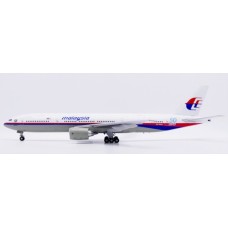 KJB772089 - 1/200 MALAYSIA AIRLINES BOEING 777-200ER 50 YEARS REG: 9M-MRA WITH STAND