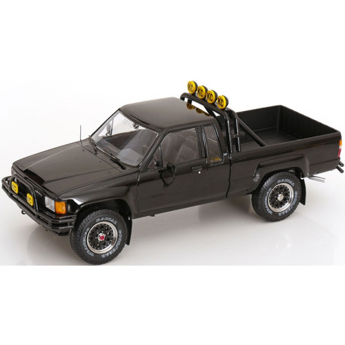 KKDC181561 - 1/18 TOYOTA TRUCK XTRA CAB 4X4 HILUX 1985 BLACK -BACK TO THE FUTURE III - LOOK ALIKE KKDC181561 - 1/18 TOYOTA TRUCK XTRA CAB 4X4 HILUX 1985 BLACK -BACK TO THE FUTURE III - LOOK ALIKE