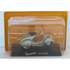MAGNL039 - 1/18 VESPA 125 1948