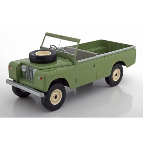 MCG18093 - 1/18 LAND ROVER 109 PICK-UP SERIES II, 1959, RHD, LIGHTGREEN