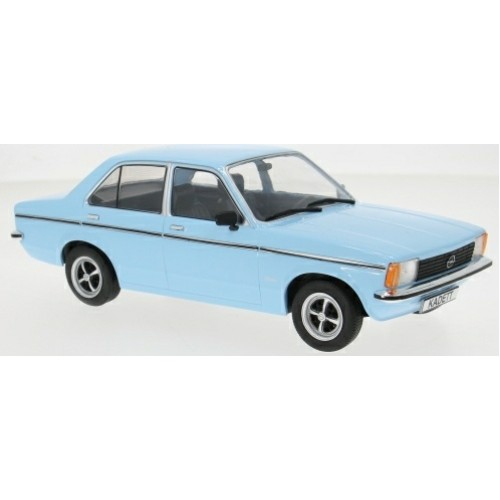 MCG181011 - 1/18 OPEL KADETT C2 LIGHT BLUE 1977