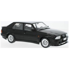 MCG18429 - 1/18 ALFA ROMEO 75 TURBO EVOLUZIONE BLACK 1987