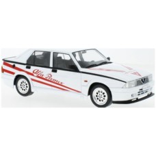 MCG18430 - 1/18 ALFA ROMEO 75 TURBO EVOLUZIONE WHITE 1987