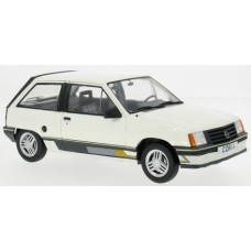 MCG18432 - 1/18 OPEL CORSA A SPRINT - WHITE 1983 LHD