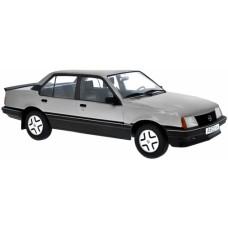 MCG18460 - 1/18 OPEL ASCONA C SR 1981 SILVER
