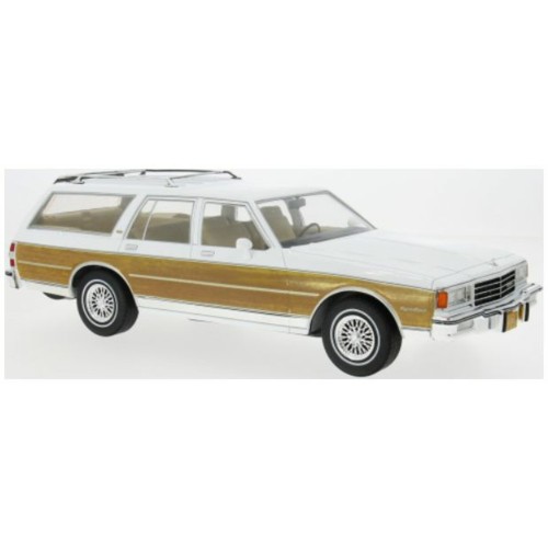 MCG18475 - 1/18 CHEVROLET CAPRICE ESTATE WAGON WHITE/WOOD 1985