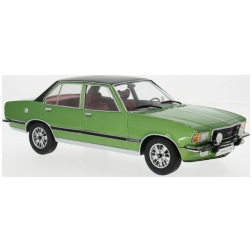 MCG18565 - 1/18 OPEL COMMODORE B GREEN 1972