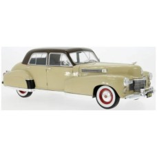 MCG18656 - 1/18 CADILLAC FLEETWOOD SERIES 60 SPECIAL SEDAN - BEIGE/DARK BROWN 1941