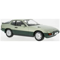 MCG18660 - 1/18 PORSCHE 924 TURBO LIGHT GREEN/DARK GREEN 1979