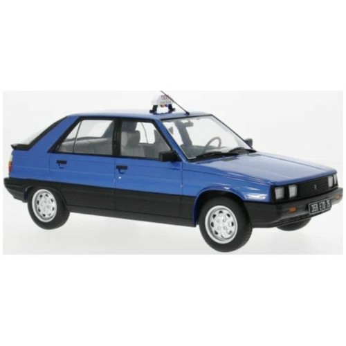 MCG18833 - 1/18 RENAULT 11 GTL BLUE 1985 TAXI (F) - FAMOUS MOVIE CAR - BEFORE BEING CUT IN HALF