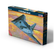 MCKE05 - 1/72 F-117A NIGHT HAWK (PLASTIC KIT)