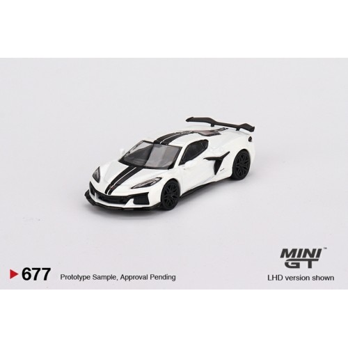 MGT00677-L - 1/64 CHEVROLET CORVETTE Z06 2023 ARCTIC WHITE (LHD)