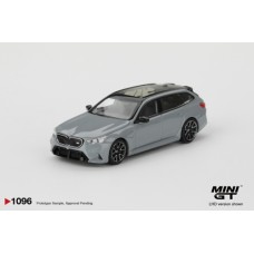 MGT01096-R - 1/64 BMW M5 TOURING (G99) BROOKLYN GREY METALLIC (RHD)