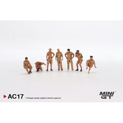 MGTAC17 - 1/64 METAL FIGURINE CAMEL TROPHY CREW