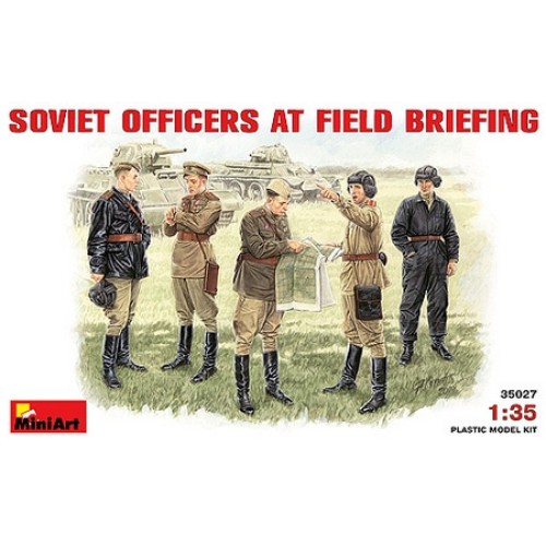 MIN35027 - 1/35 SOVIET OFFICERS AT FIELD BRIEFING (PLASTIC KIT)