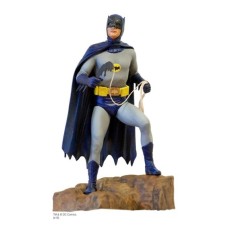 MMK950 - 1/8 ADAM WEST AS BATMAN THE CAPED CRUSADER (PLASTIC KIT)