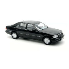 NV183381 - 1/18 1993 MERCEDES-BENZ C36 AMG - OBSIDIAN BLACK METALLIC