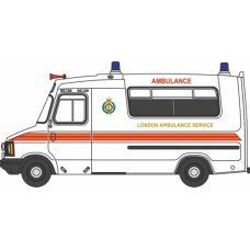 OX76HAN002 - 1/76 BEDFORD CF HANLON AMBULANCE LONDON AMBULANCE SERVICE (OFAH)