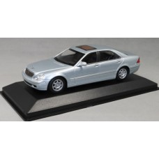 P940036201 - 1/43 MERCEDES-BENZ S-CLASS (W220) - 1998 - SILVER METALLIC