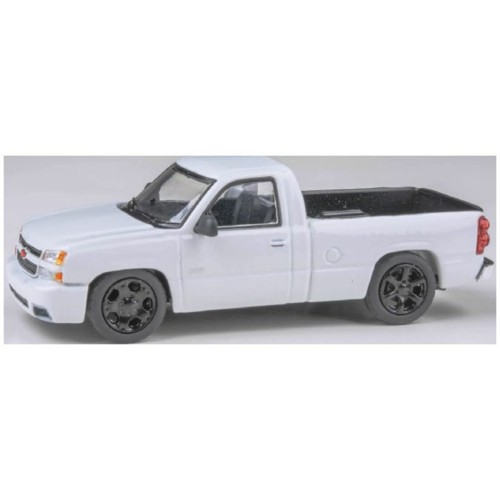 PAR55834 - 1/64 CHEVROLET CATEYE SILVERADO - SINGLE CAB SUMMIT WHITE 2006