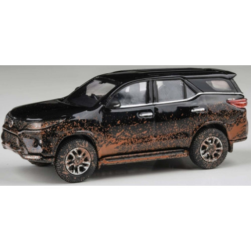 PAR65727 - 1/64 TOYOTA FORTUNER ATTITUDE BLACK W/MUD EFFECT 2023 (RHD)