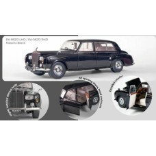PAR98213 - 1/18 ROLLS ROYCE PHANTOM V - MASONS BLACK (LHD)