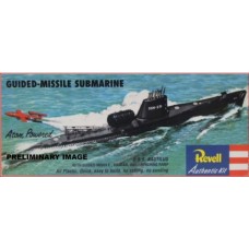 R05184 - 1/305 U.S.S. NAUTILUS (PLASTIC KIT)