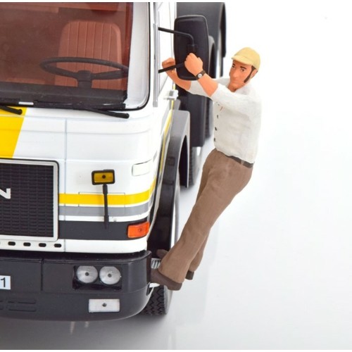 RK18A008 - 1/18 FIGURINE TRUCKER FRANZ (HANGING AT THE TRUCK)