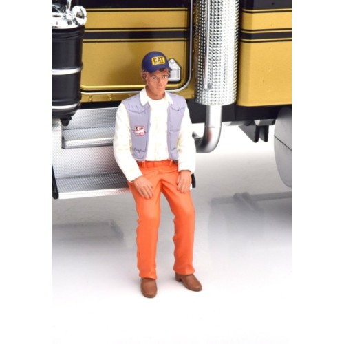 RK18A013 - 1/18 FIGURINE TRUCKER CLEDUS SNOW (STANDING)