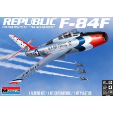 RVM5996 - 1/48 F-84F THUNDERSTREAK THUNDERBIRDS (PLASTIC KIT)