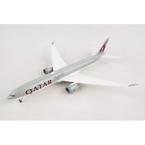 SKR1014 - 1/200 QATAR BOEING 777-9 WITH GEAR AND FLEX (PLASTIC MODEL)