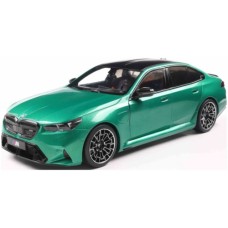 SOL1814701 - 1/18 BMW M5 M ISLE OF MAN GREEN METALLIC 2025