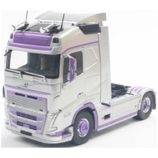 SOL2400105 - 1/24 VOLVO TRUCKS FH GLOBETROTTER XL SILVER AND PURPLE 2023