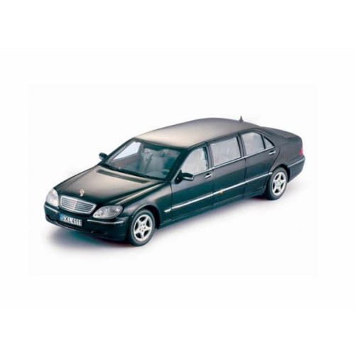 SUNH4116 - 1/18 MERCEDES S600 (V220) PULLMAN BLACK 2000