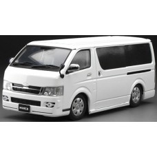 SUNH51011 - 1/24 TOYOTA H200 HIACE VAN SUPERGL WHITE