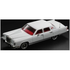 SUNH60005 - 1/64 LINCOLN CONTINENTAL TOWN CAR WHITE 1979