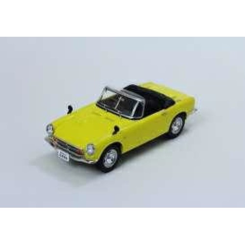 T9-1800191 - 1/18 1966 HONDA S800 WITH REMOVABLE SOFT TOP DIECAST SEALED BODY SERIES YELLOW