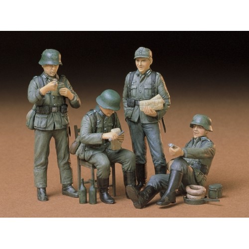 TAM35129 - 1/35 GERMAN SOLDIERS AT REST