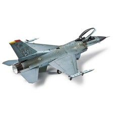 TAM60786 - 1/72 F-16CJ FIGHTING FALCON (PLASTIC KIT)