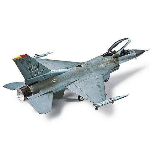 TAM60786 - 1/72 F-16CJ FIGHTING FALCON (PLASTIC KIT)