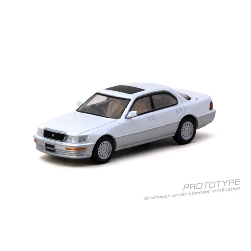 TCT64G082WH - 1/64 LEXUS LS400 (UCF10) PEARL WHITE