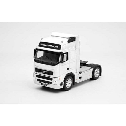 W32630W - 1/32 VOLVO FH12 GLOBETROTTER XL WHITE