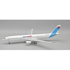 WB333MDB - 1/200 AIR INTER AIRBUS A330-301 F-GMDB WITH STAND